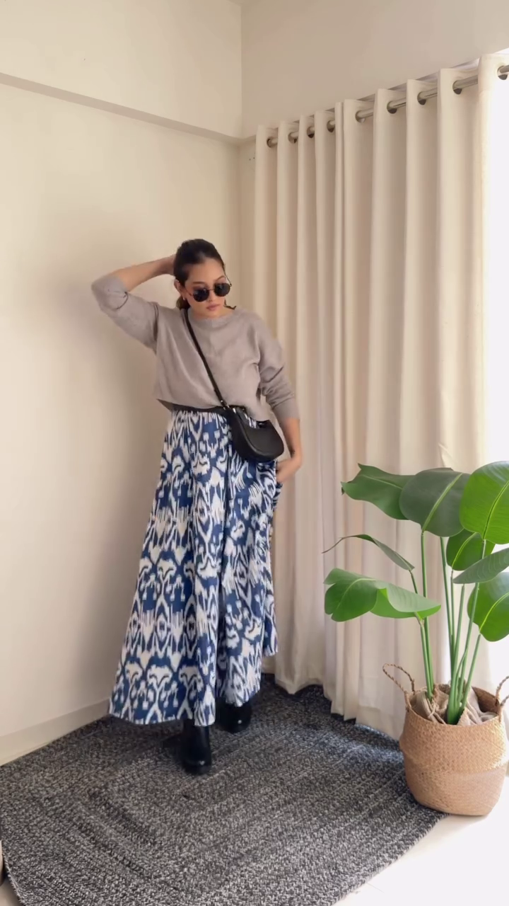 Chic Casual Skirt Outfit – Modern Minimalist Everyday Look