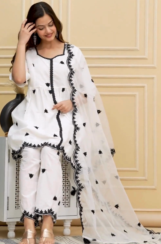 Classic White Embroidered Suit Set – Timeless Monochrome Elegance