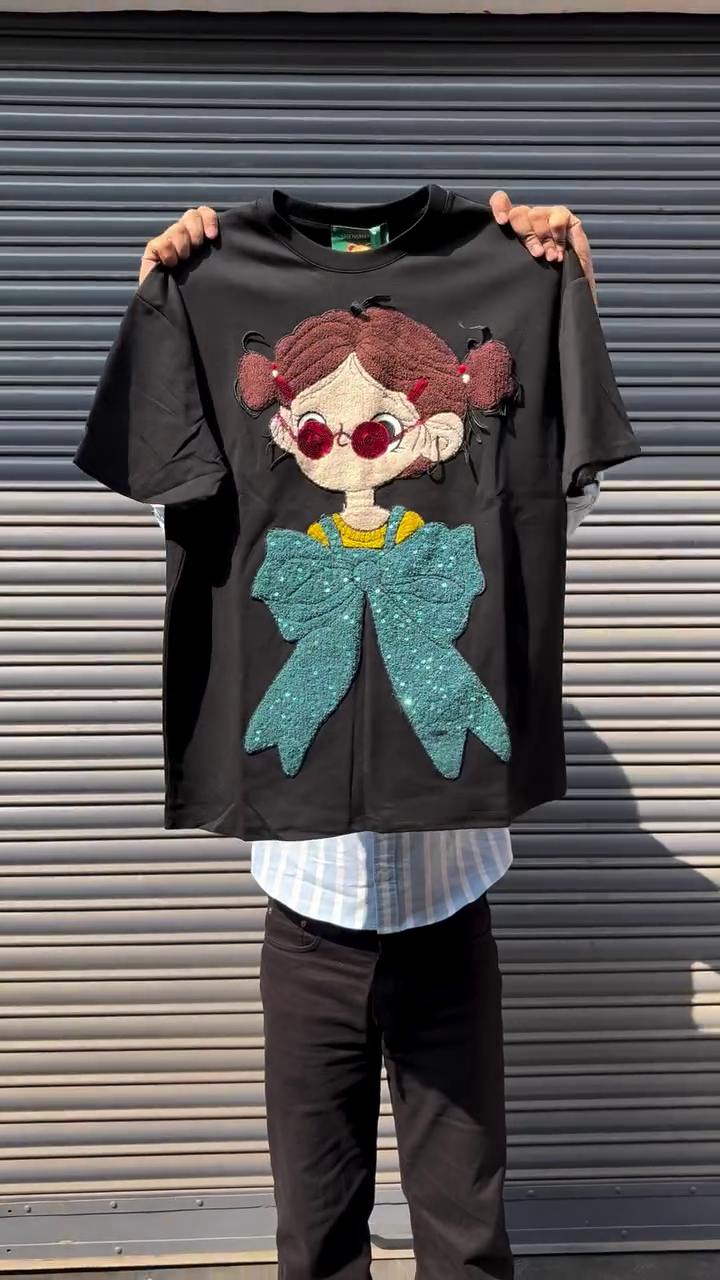 Trendy Cartoon Graphic Black T-Shirt for Casual Street Style