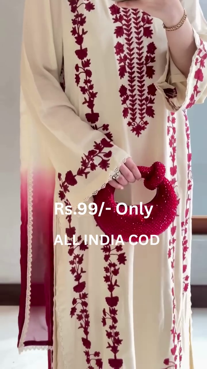 Chic White Embroidered Maxi Dress with Mirror Selfie Style