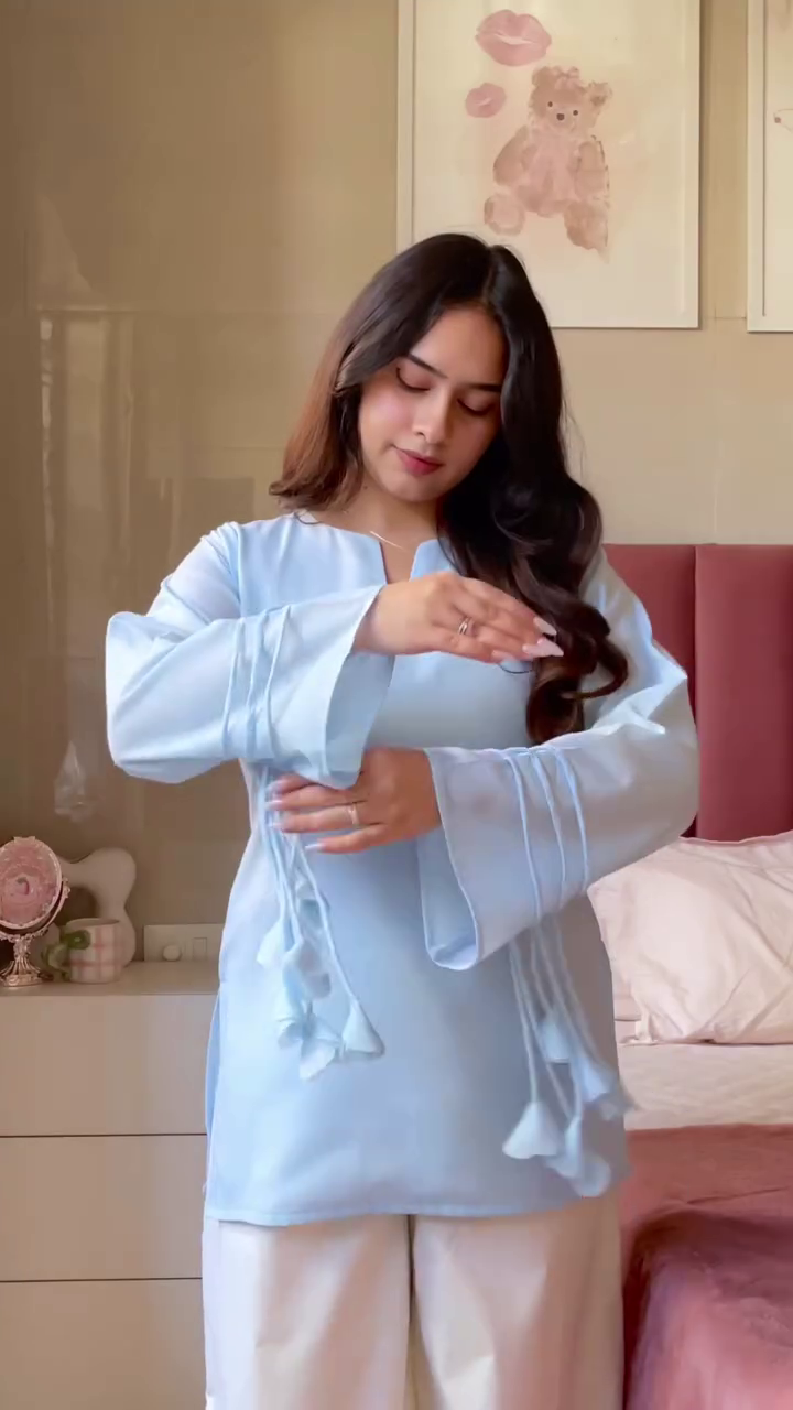 Effortless Style in a Printed Top and Denim Combo