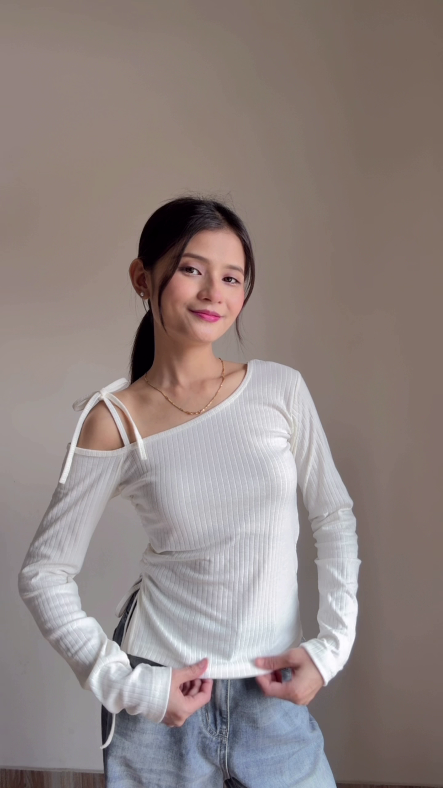 ❤️ Cute Red Lace Top – Trendy & Feminine Vibes