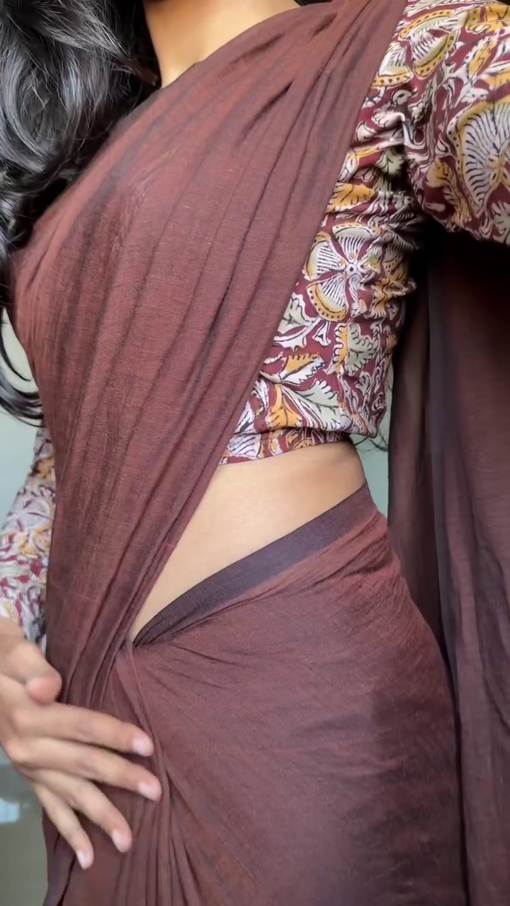 🤎 Elegant Brown Saree – Graceful Traditional Charm