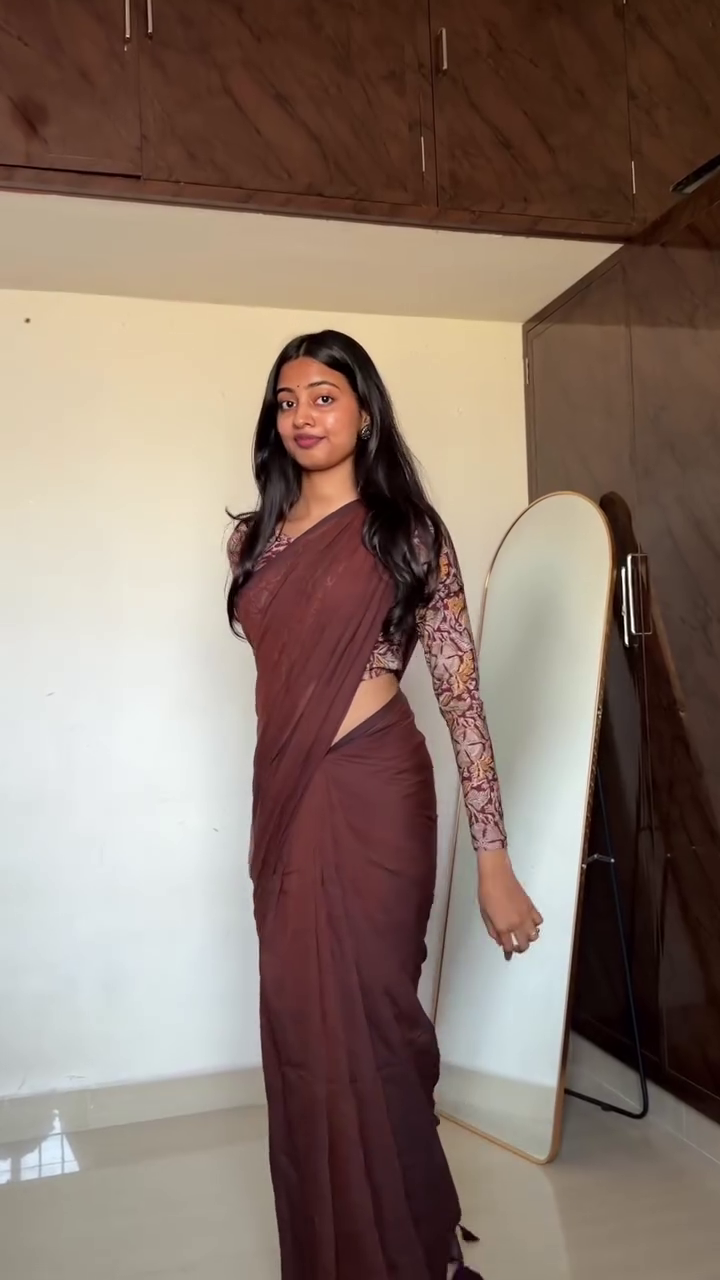 🤎 Elegant Brown Saree – Graceful Traditional Charm
