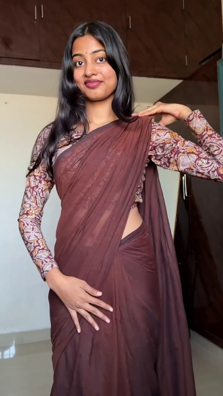 🤎 Elegant Brown Saree – Graceful Traditional Charm