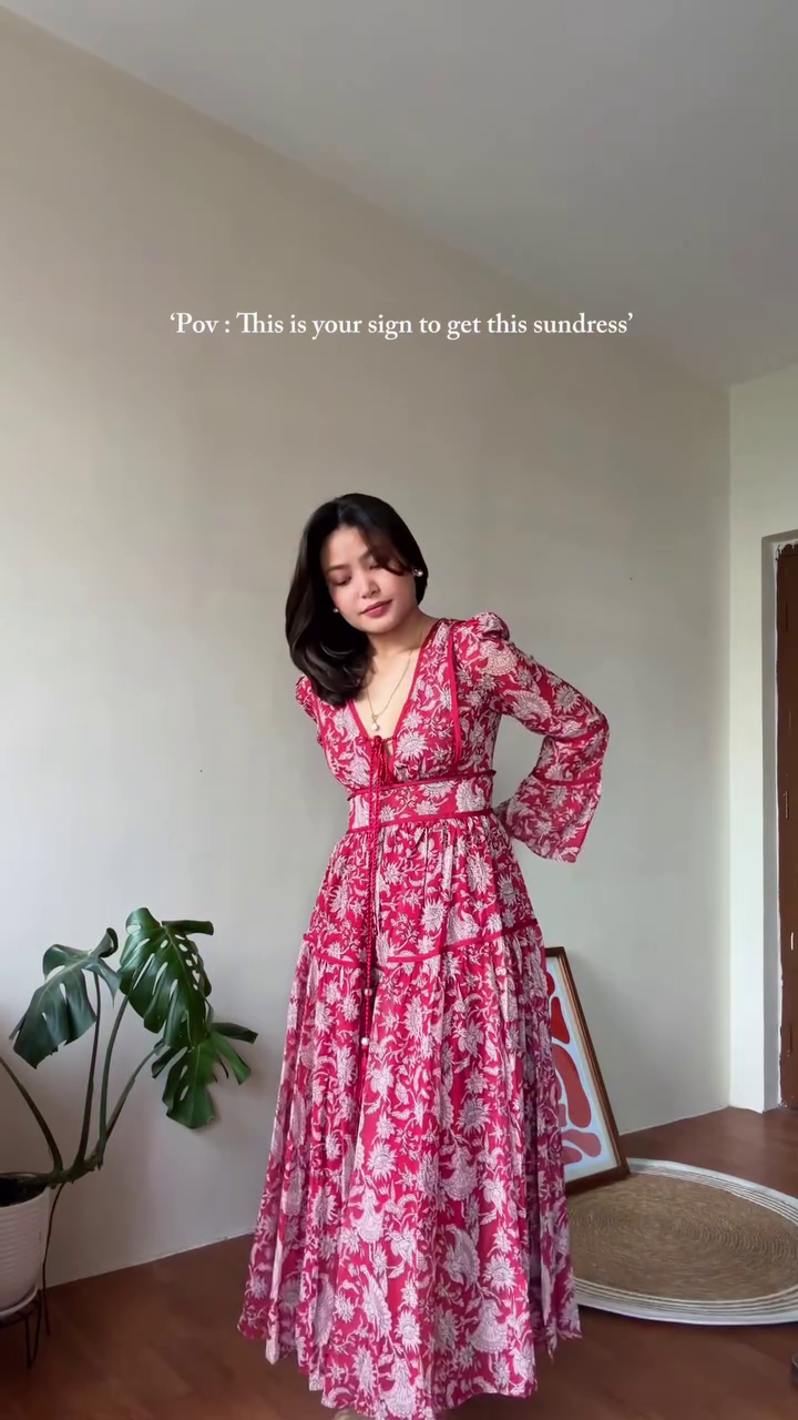 🌺 Red Floral Maxi Dress – Feminine & Flowy