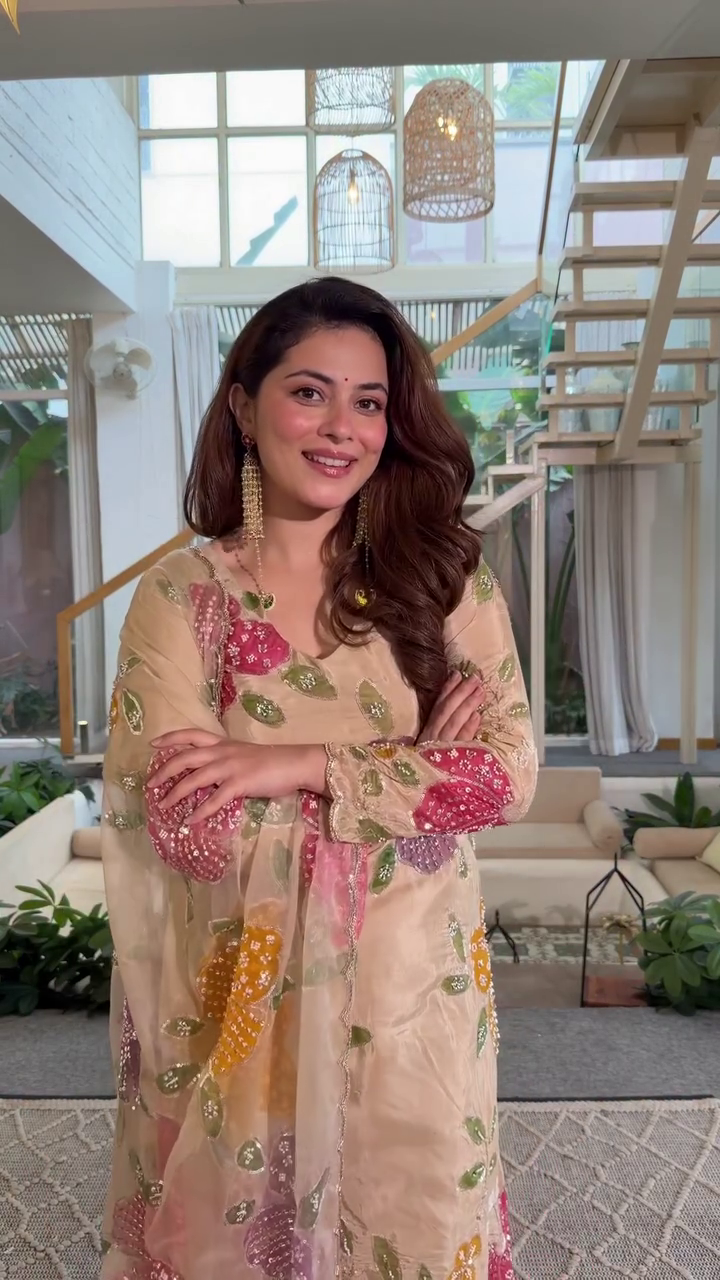 ✨ Elegant Floral Ethnic Set – Soft Royal Look