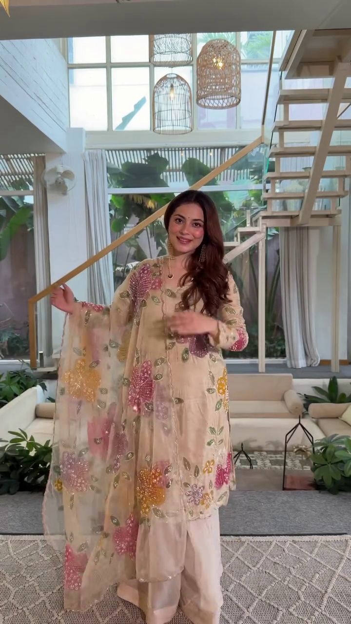 ✨ Elegant Floral Ethnic Set – Soft Royal Look