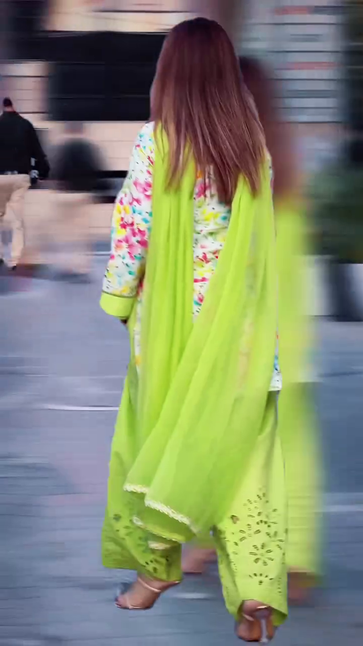 💚 Bright Floral Suit – Festive Ready Look