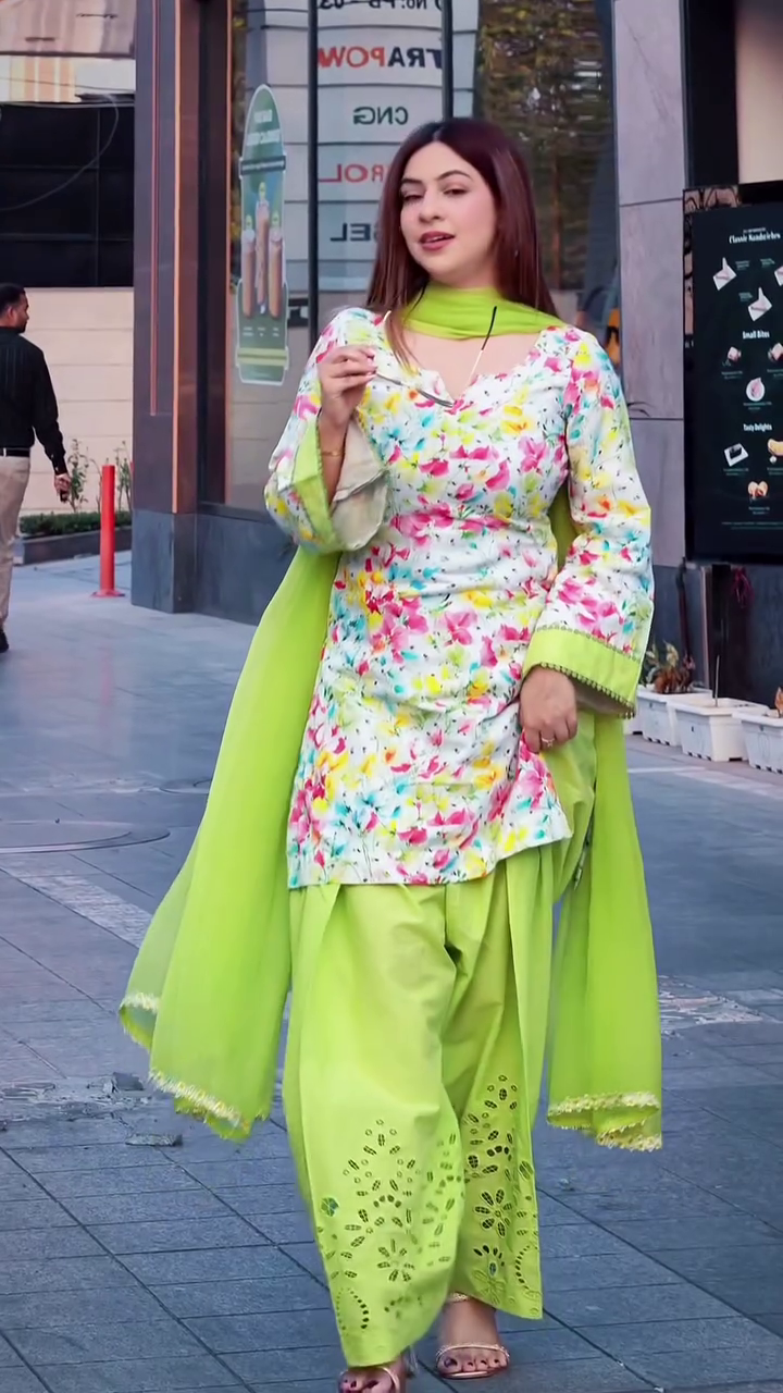 💚 Bright Floral Suit – Festive Ready Look