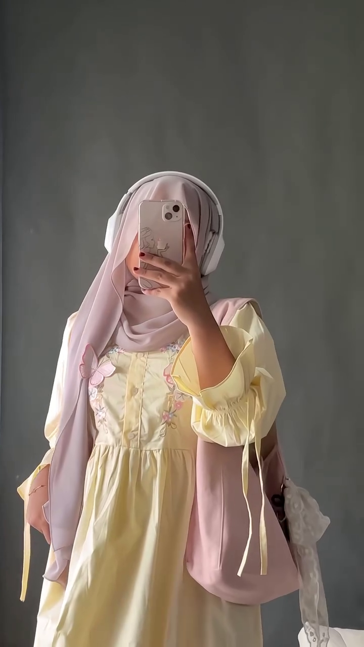 🤍 Graceful Embroidered Maxi – Soft Royal Look