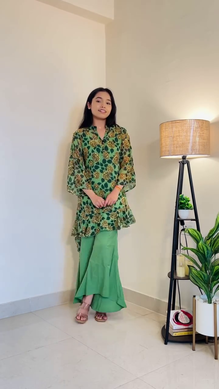 Elegant Green Floral Kurta Set – Graceful Ethnic Charm
