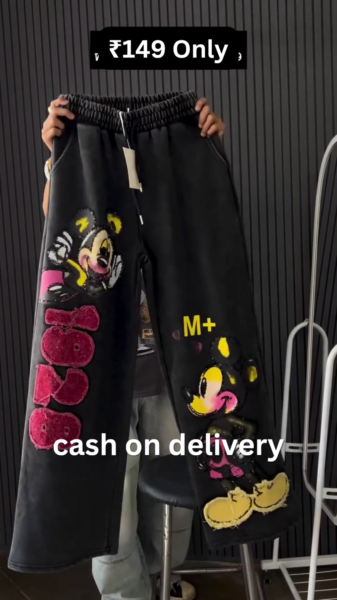 Trendy Cartoon Graphic Tee – Fun Street Style